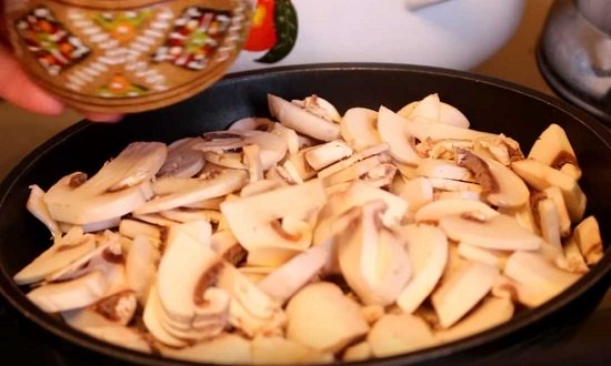 Рецепты жареной картошки с грибами на сковороде с фотографиями Рецепты жареной картошки с грибами на сковороде с фотографиями