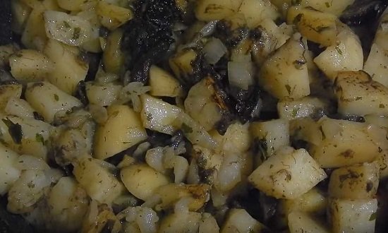 Рецепты жареной картошки с грибами на сковороде с фотографиями Рецепты жареной картошки с грибами на сковороде с фотографиями