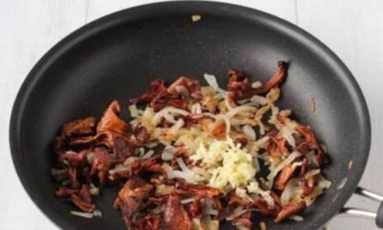 Рецепты жареной картошки с грибами на сковороде с фотографиями Рецепты жареной картошки с грибами на сковороде с фотографиями