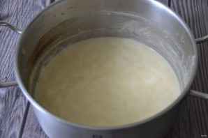 Норвежский коричневый сыр Норвежский коричневый сыр