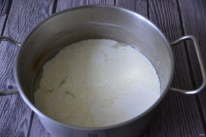 Норвежский коричневый сыр Норвежский коричневый сыр