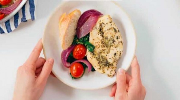 Куриная грудка на сковороде с овощами, простой и вкусный рецепт Куриная грудка на сковороде с овощами, простой и вкусный рецепт