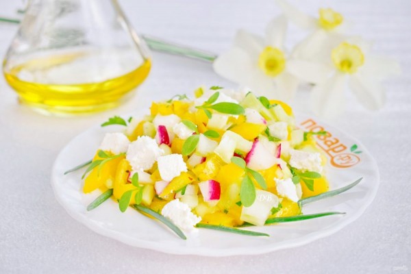 5 полезных салатов с весенней зеленью        