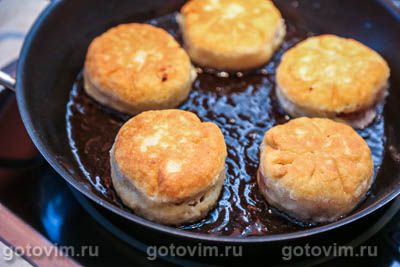 Беляши с мясом на сковороде Беляши с мясом на сковороде