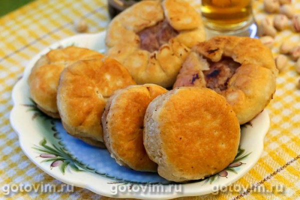Беляши с мясом на сковороде Беляши с мясом на сковороде