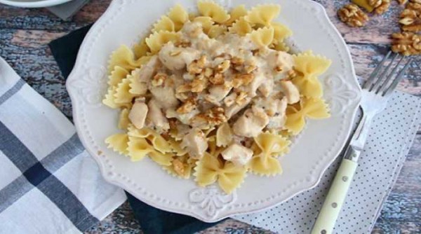 Макароны с курицей и сливочным сырным соусом — рецепт с фотографиями Макароны с курицей и сливочным сырным соусом — рецепт с фотографиями