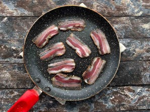 Яичница с грудинкой