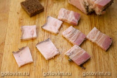 Канапе с салом и маринованным огурцом