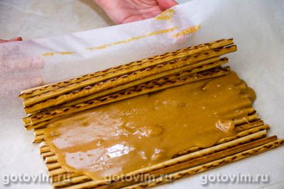 Сладкая колбаска из соломки со сливочной «Коровкой» Сладкая колбаска из соломки со сливочной «Коровкой»