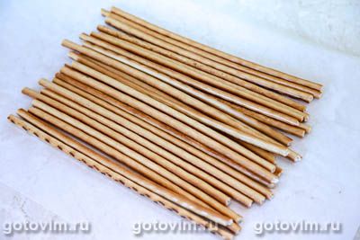 Сладкая колбаска из соломки со сливочной «Коровкой» Сладкая колбаска из соломки со сливочной «Коровкой»