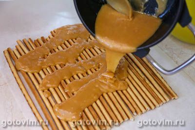 Сладкая колбаска из соломки со сливочной «Коровкой» Сладкая колбаска из соломки со сливочной «Коровкой»