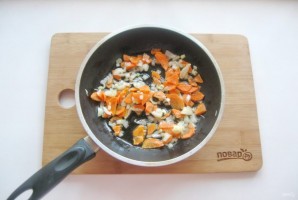 Суп с чечевицей и тушенкой