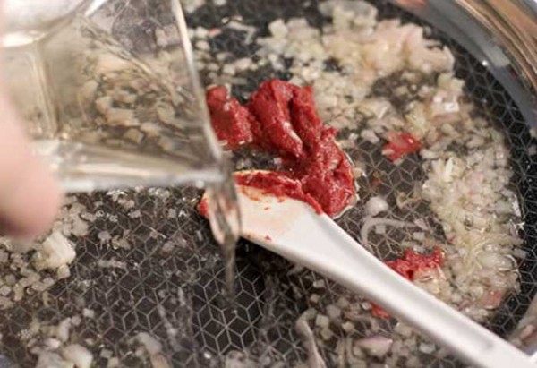 Стейк из свинины на сковороде, рецепт приготовления на кости в домашних условиях  Стейк из свинины на сковороде, рецепт приготовления на кости в домашних условиях