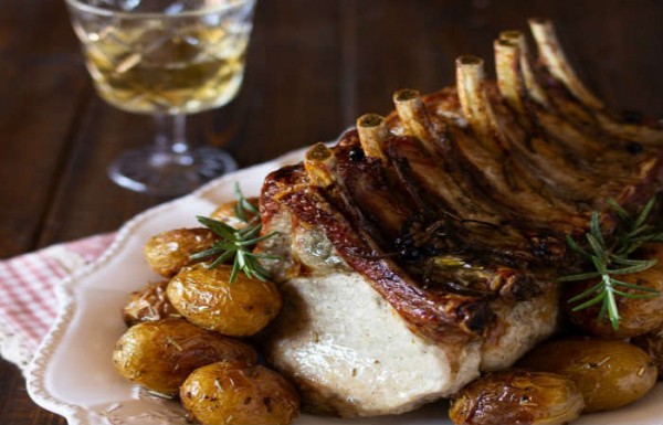 Свинина с картошкой в духовке, простой и вкусный рецепт с пошаговыми фотографиями Свинина с картошкой в духовке, простой и вкусный рецепт с пошаговыми фотографиями