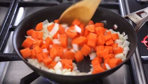  Говядина тушеная с картошкой в кастрюле, пошаговый рецепт с фотографиями