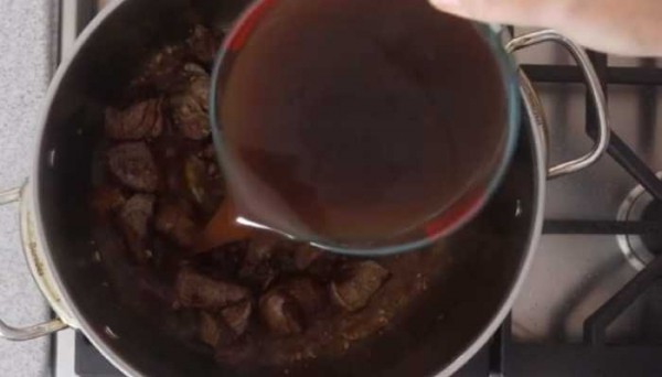  Говядина тушеная с картошкой в кастрюле, пошаговый рецепт с фотографиями