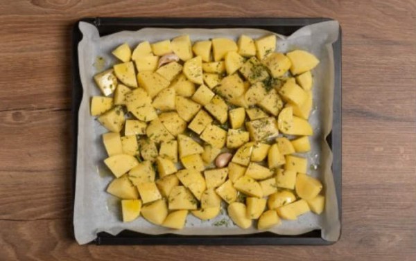 Куриные ножки с картошкой в духовке, самый вкусный рецепт на противне Куриные ножки с картошкой в духовке, самый вкусный рецепт на противне