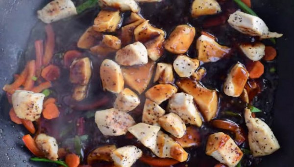 Курица с овощами на сковороде — рецепт с кисло-сладким соусом терияки Курица с овощами на сковороде — рецепт с кисло-сладким соусом терияки