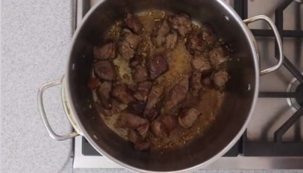  Говядина тушеная с картошкой в кастрюле, пошаговый рецепт с фотографиями