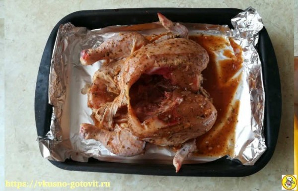 Курица с яблоками в духовке целиком, рецепт с хрустящей корочкой Курица с яблоками в духовке целиком, рецепт с хрустящей корочкой