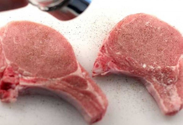 Стейк из свинины на сковороде, рецепт приготовления на кости в домашних условиях  Стейк из свинины на сковороде, рецепт приготовления на кости в домашних условиях