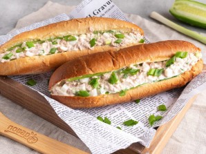 Багет с тунцом Багет с тунцом