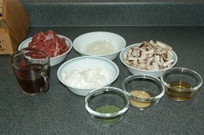 Бефстроганов с грибами и луком Бефстроганов с грибами и луком