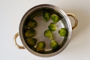 Брюссельская капуста с миндалем