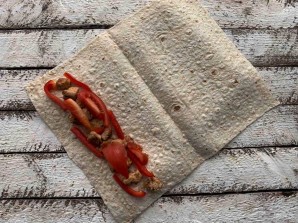 Буррито с курицей в лаваше