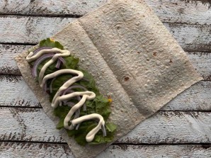 Буррито с курицей в лаваше