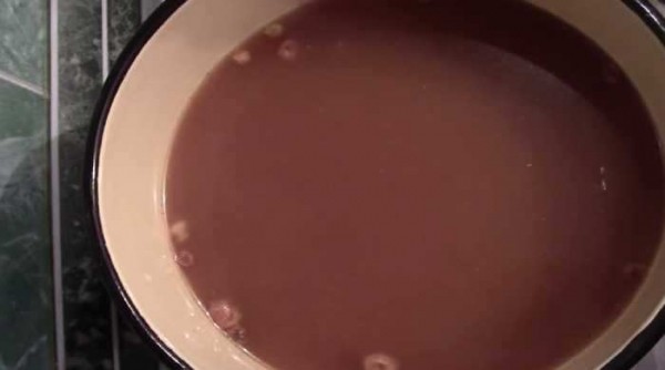 Квас из чёрного хлеба в домашних условиях с дрожжами Квас из чёрного хлеба в домашних условиях с дрожжами