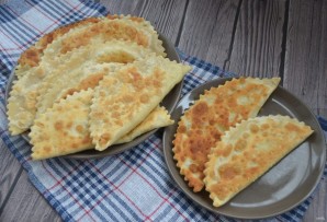 Чебуреки с рыбой Чебуреки с рыбой