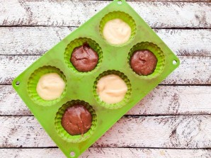 Двухцветные кексы Двухцветные кексы