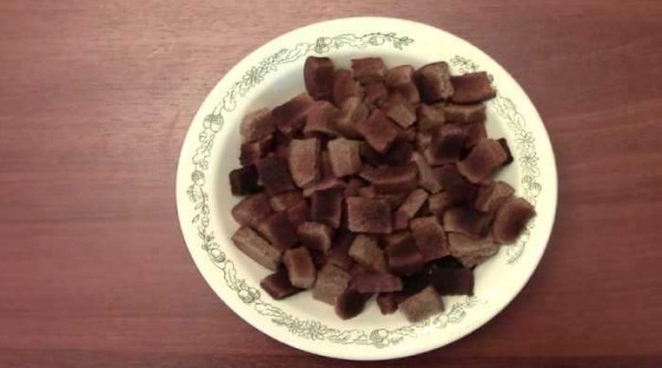 Квас из чёрного хлеба в домашних условиях с дрожжами Квас из чёрного хлеба в домашних условиях с дрожжами