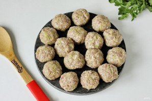 Фрикадельки с кабачками