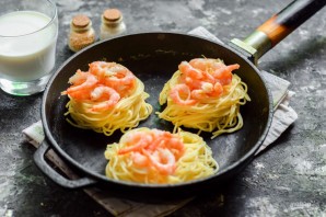 Гнезда с креветками Гнезда с креветками