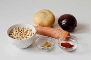 Гороховый суп с копченой паприкой