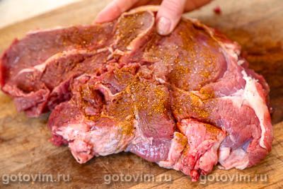 Говядина с черносливом и айвой, запеченная в глиняном горшке Говядина с черносливом и айвой, запеченная в глиняном горшке