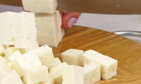 Греческий салат с пекинской капустой, сыром фетой и оливками — 10 домашних рецептов Греческий салат с пекинской капустой, сыром фетой и оливками — 10 домашних рецептов