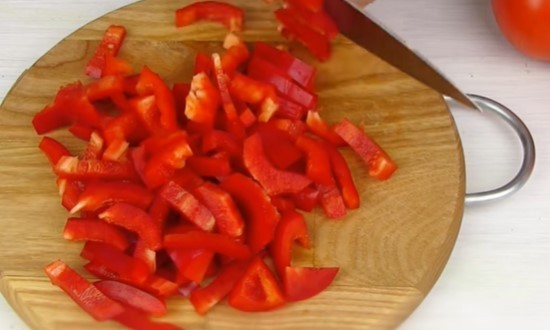 Греческий салат с пекинской капустой, сыром фетой и оливками — 10 домашних рецептов Греческий салат с пекинской капустой, сыром фетой и оливками — 10 домашних рецептов