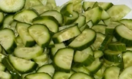 Греческий салат с пекинской капустой, сыром фетой и оливками — 10 домашних рецептов Греческий салат с пекинской капустой, сыром фетой и оливками — 10 домашних рецептов