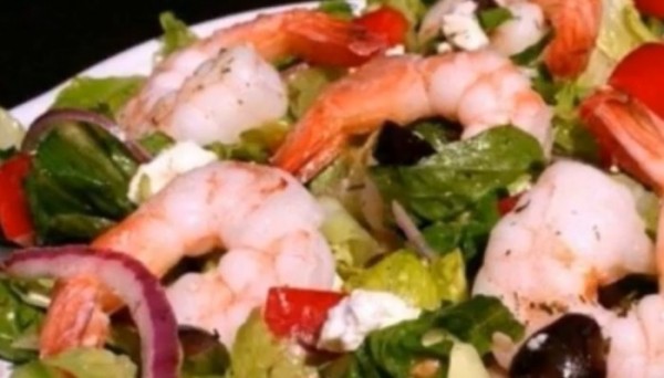 Греческий салат с пекинской капустой, сыром фетой и оливками — 10 домашних рецептов Греческий салат с пекинской капустой, сыром фетой и оливками — 10 домашних рецептов