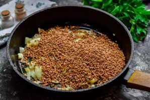 Гречка с килькой в томатном соусе