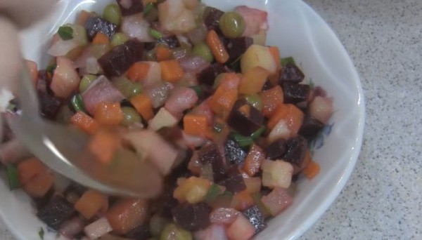 Как приготовить винегрет с селёдкой по классическим рецептам Как приготовить винегрет с селёдкой по классическим рецептам