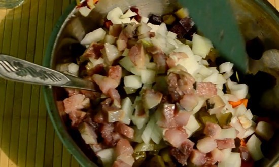 Как приготовить винегрет с селёдкой по классическим рецептам Как приготовить винегрет с селёдкой по классическим рецептам