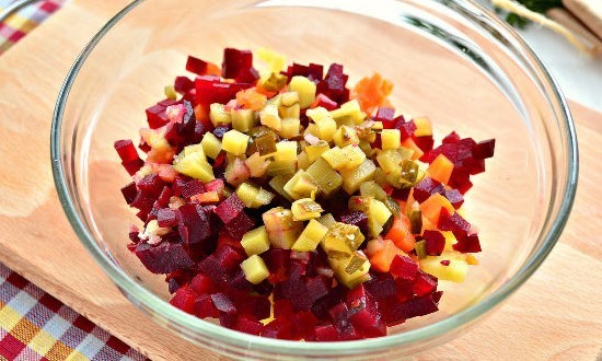 Как приготовить винегрет с селёдкой по классическим рецептам Как приготовить винегрет с селёдкой по классическим рецептам