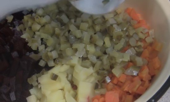 Как приготовить винегрет с селёдкой по классическим рецептам Как приготовить винегрет с селёдкой по классическим рецептам