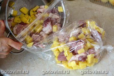 Картошка с мясом в рукаве