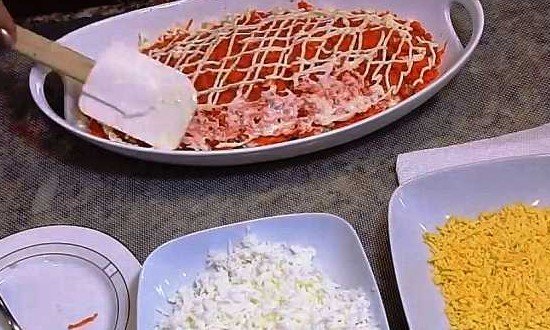 Классический салат «Мимоза» — рецепты с рисом, консервированной рыбой и яйцом Классический салат «Мимоза» — рецепты с рисом, консервированной рыбой и яйцом