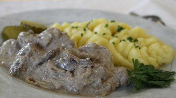 Куриная печень в духовке в сметанном соусе без обжарки Куриная печень в духовке в сметанном соусе без обжарки